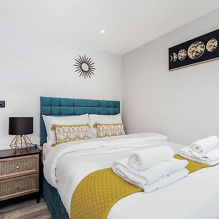 The Burton Penthouse By Fortuna Property Cheltenham Eksteriør bilde