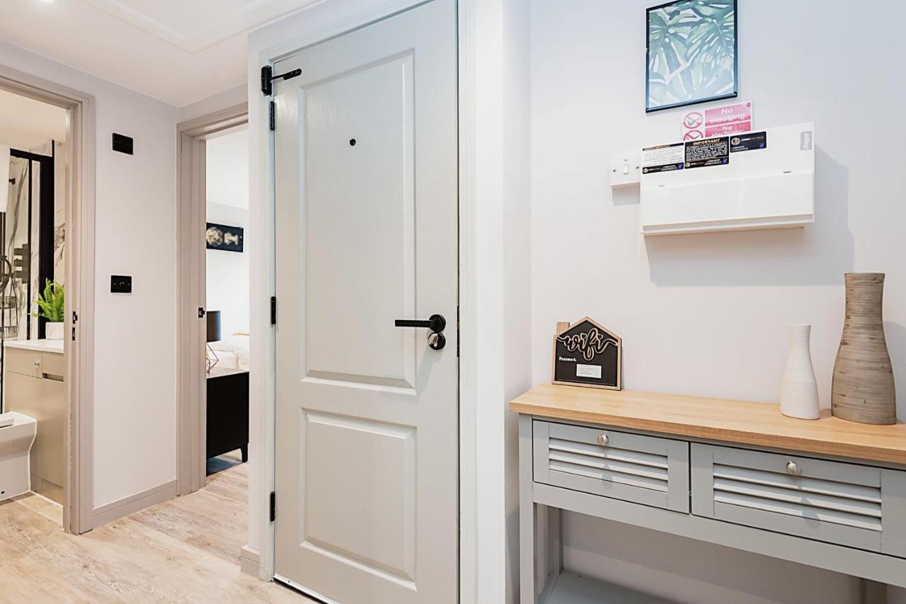 The Burton Penthouse By Fortuna Property Cheltenham Eksteriør bilde