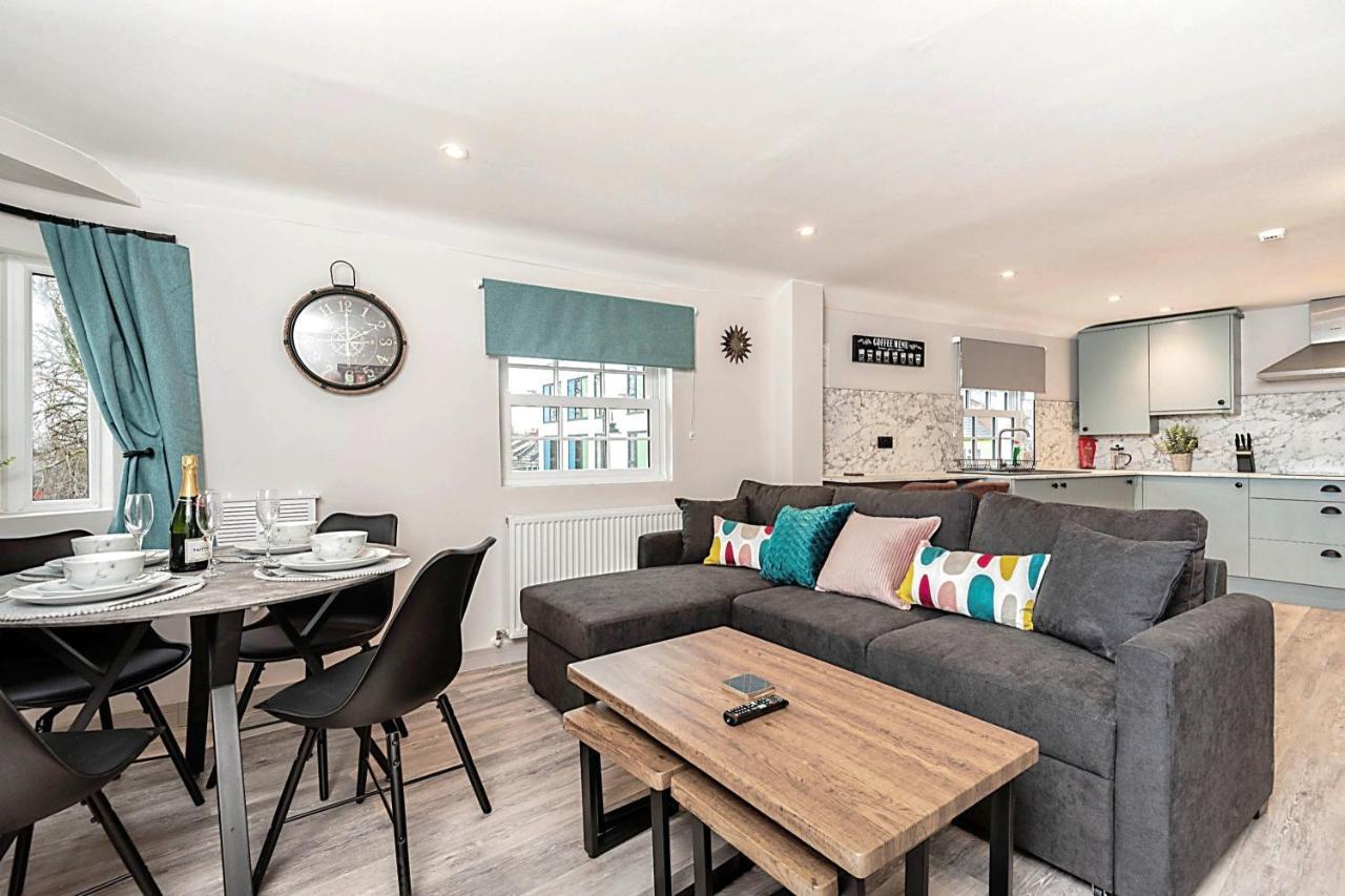The Burton Penthouse By Fortuna Property Cheltenham Eksteriør bilde