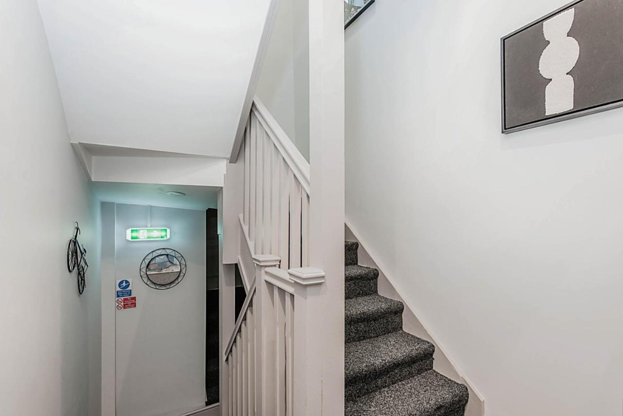 The Burton Penthouse By Fortuna Property Cheltenham Eksteriør bilde