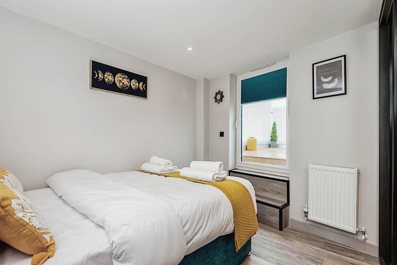 The Burton Penthouse By Fortuna Property Cheltenham Eksteriør bilde