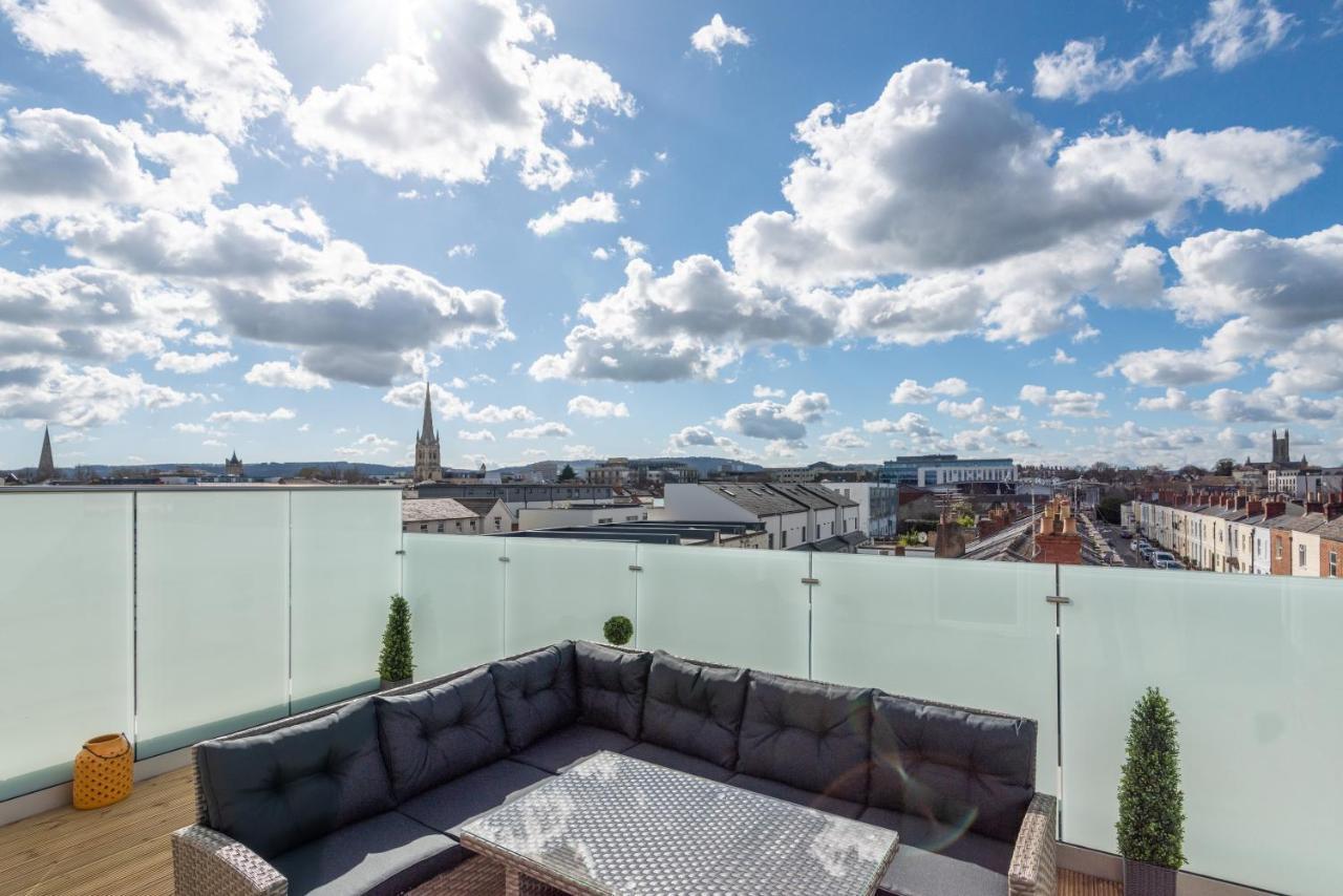 The Burton Penthouse By Fortuna Property Cheltenham Eksteriør bilde